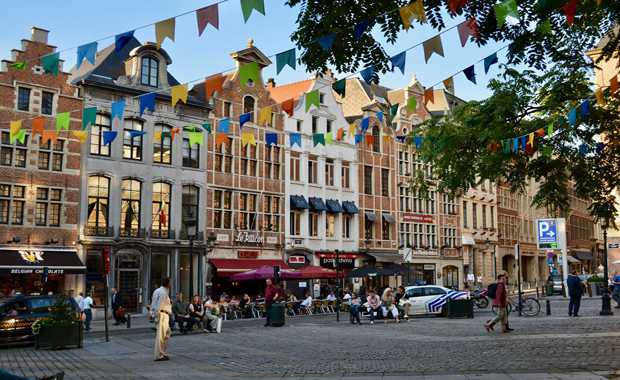 Luxury Element Options to Customize Your Brussels 7 – 14 Day Tour Package