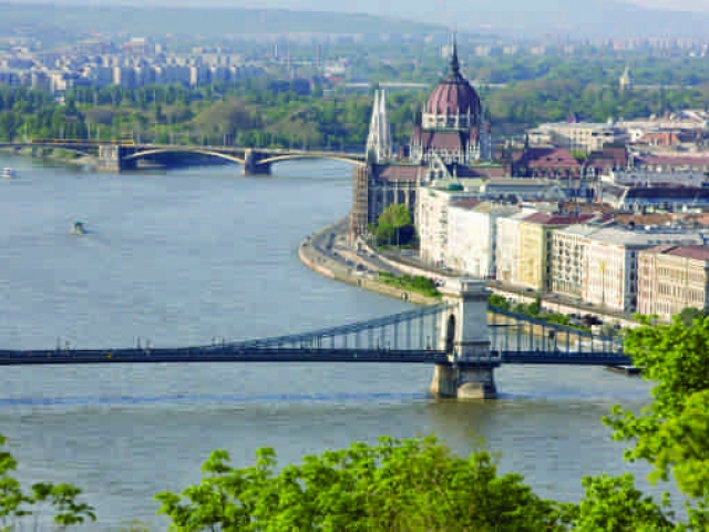 B2B River Cruise Programs For Professional Groups