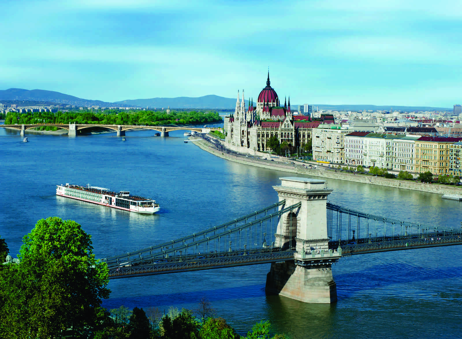 viking-longship-in-budapest-1600x